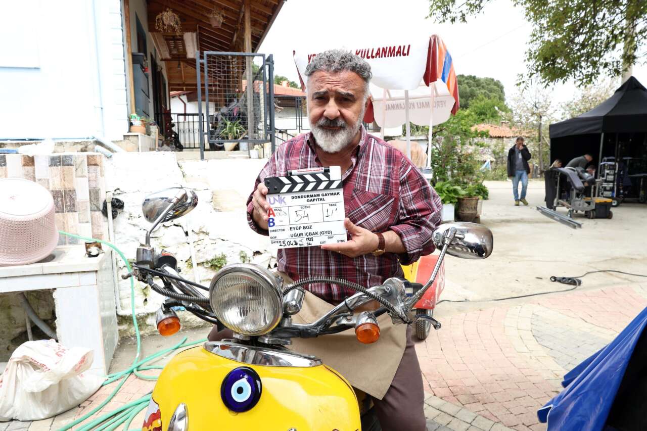 Muğla Yeniden Sete Döndü: Dondurmam Gaymak 20 Yıl Sonra “Gapital” ile Geri Geliyor 2